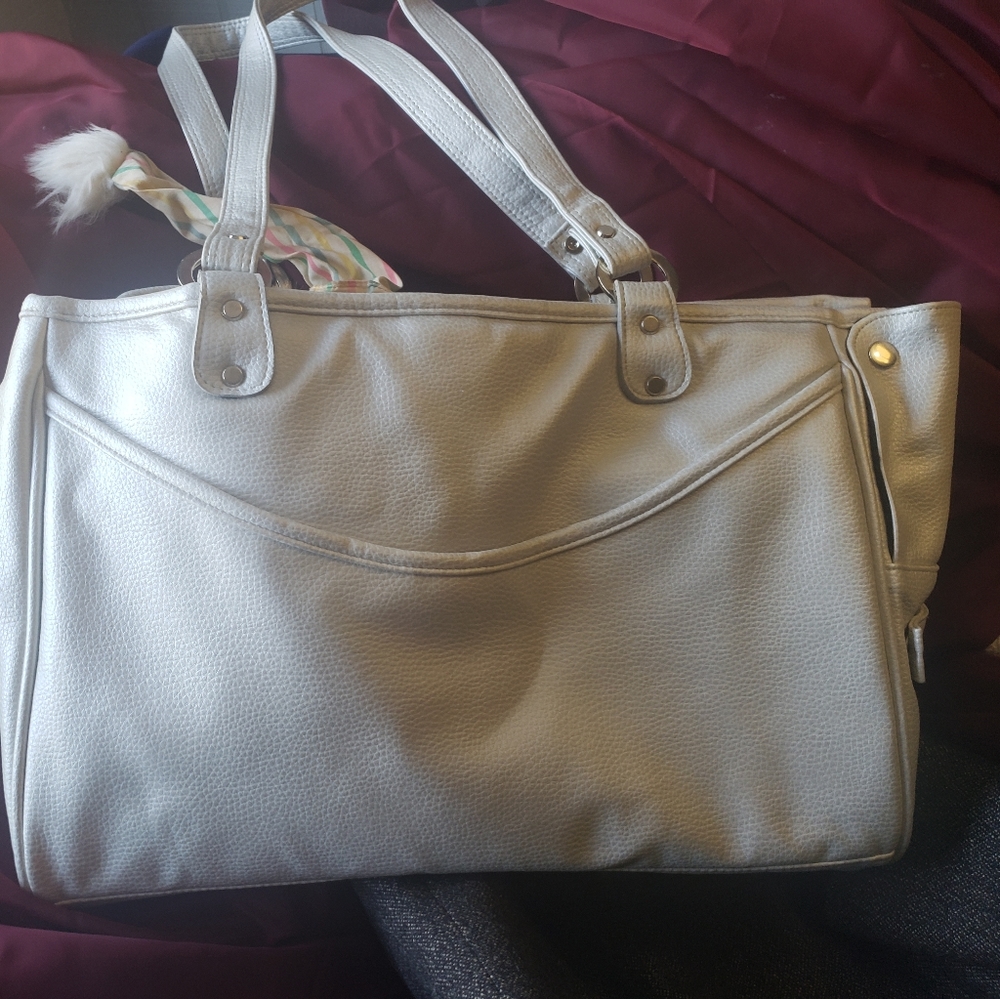 **SOLD** Petote Metro Classic pet carrier **Hostess pick!!** - Picture 6 of 12